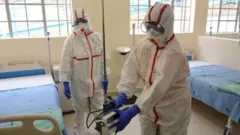 Awọn to fi iboju bo ẹnu nile iwosan