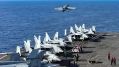 美國航母在南海軍演