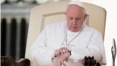 L'incident a retardé l'arrivée du pape pour sa prière hebdomadaire de l'Angélus.