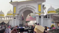 सिख धर्म की स्थापना करने वाले गुरुनानक देव की 552वीं जयंती पर ख़ूब कार्यक्रम हुए.