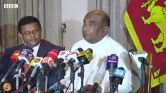 ගෝඨාභය රාජපක්ෂ ජනාධිපති ධුරයෙන් ඉල්ලා අස්වීම කතානායක නිල වශයෙන් ප්‍රකාශ කරයි