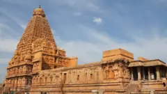 தஞ்சை பிரகதீஸ்வரர் ஆலயம்