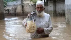પાકિસ્તાન પૂર અને ખાદ્યસંકટ