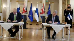 جانسون و سائولی نی‌نیسته