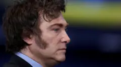 Portadas de los periódicos en Argentina con el cripto escándalo de Milei en la portada.