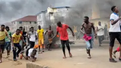 Abigaragambya bigabije imihanda bamagana ubutegetsi kubera imibereho mu gihugu