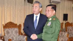 တပ်မတော်ကာကွယ်ရေးဦးစီးချုပ်နဲ့ တရုတ်နိုင်ငံခြားရေးဝန်ကြီး ဝမ်ယိ