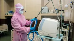 лікар