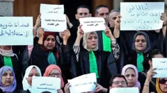 انتقادات لاقتحام الشرطة الجزائرية محكمة وهران لفض تجمع للقضاة