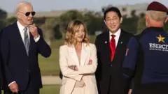 АҚШ Президенти Жо Байден, Италия Бош вазири Жиоржия Мелони ва Япония Бош вазири Фумио Кишида Италиядаги саммитда. Япония - Ғарбнинг Россияга қарши санкцияларини Осиёда қўллаб-қувватлаб келаётган давлатлардан бири.