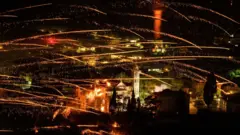 Cohetes Iluminando la noche