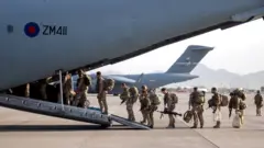 فرودگاه