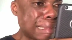 Person wey dey keep face funny