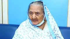 મહિલા