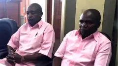 Ignace Nkaka uzwi nka La Forge Fils Bazeye (ibumoso) na Lt Col Nsekanabo Jean Pierre uzwi nka "Abega"