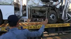 bu gün Bakıda iki avtobus toqquşub