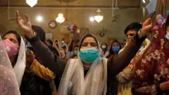 Karaçidəki Müqəddəs Andrew Kilsəsində yalnız səssiz dualara icazə verilib