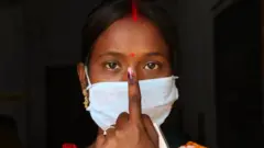 પશ્ચિમ બંગાળમાં ત્રીજા તબક્કાના મતદાન દરમિયાન કોઈ અનિચ્છનીય ઘટના ઘટી નથી.