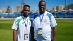 Saido Berahino n'umutoza Olivier Niyungeko nyuma y'imyitozo i Alexandria bavuze ko biteguye neza