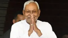नीतीश कुमार