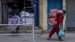 कोभिडका कारण नेपालको अर्थतन्त्र प्रभावित भएको छ