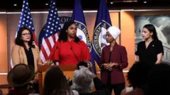 دغو ښځینه استازو په يوه خبري کنفرانس کې وویل، د ولسمشر د خبرو پر ځای باید د هغه سیاستونو ته پام وشي.