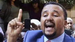 Jawaar Maxamed wuxuu aaminsan yahay in maxkamadeyntiisa ay tahay mid siyaasadeysan