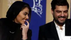 ویدئویی مونتاژ شده از ریحانه پارسا در جلسه خبری فیلم "خوب، بد، جلف؛ ارتش سری" به کارگردانی پیمان قاسم‌خانی منتشر شده است که توجه بعضی از کاربران را به خود جلب کرد.