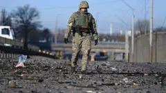 Украинский военный на западе Киева