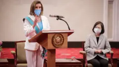 ন্যান্সি পেলোসি ও সাই ই্ং-ওয়েন