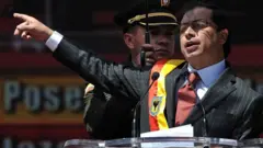 Gustavo Petro juramenta como alcalde de bogotá en 2012