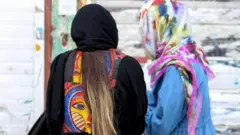 Iraanitti dubartoonni miidhaa abbaan manaa isaanii irraan gahu akka dhoksan barbaadama