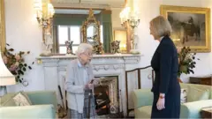 महारानी एलिजाबेथ र लिज ट्रस