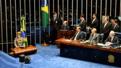 Dilma fala na tribuna do Senado