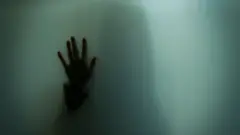 உன்னாவ் மருத்துவமனை - பெண் மரணம்