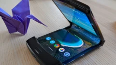 موتورولا Razr قابل للطي