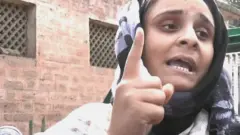 ਸੌਰਾ ਵਿੱਚ ਪ੍ਰਦਰਸ਼ਨ