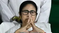 கொல்கத்தா மருத்துவர் வழக்கு, மம்தா பானர்ஜி 