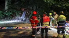 oslo'da karbon monoksit zehirlenmesi yaşanan bölgede sağlık ekipleri bekliyor.