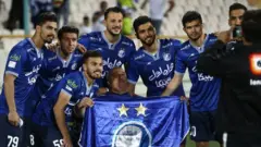 استقلال خود را برای جشن قهرمانی آماده می کند