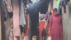 बस्तीका बासिन्दा जो फोहोर टिप्ने काम गर्छिन्