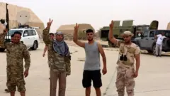 Vatiyye Üssü'nü ele geçiren Ulusal Mutabakat Hükümeti güçleri