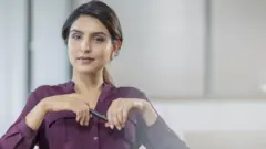 महिला