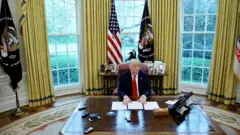 President Donald Trump mu biro bya Oval, 29 z'ukwa kanel 2020