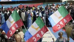 Àwọn ọmọ ẹgbẹ́ APC ń se ipolongo ita gbangba