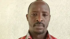 Christopher Kayumba uheruka gushinga ishyaka rya politiki uwo yigishaga aramushinja gushaka kumufata ku ngufu