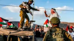 Tofauti zilizopo kuhusu Bonde la Jordan ni miongoni mwa maswala muhimu katika mazungumzo ya amani kati ya Israel na Palestina