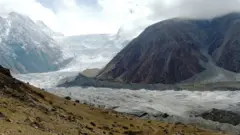 چٹی بوئے گلیشیئر