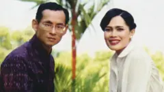 ภาพ รูป ราชินี ในหลวง พระบรมราชชนนีพันปีหลวง สมเด็จพระนางเจ้าสิริกิติ์