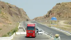 Ўзбекистон автотрассасидаги фура